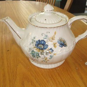 Ellgreave teapot blue flowers floral